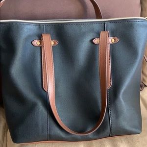 Fossil tote